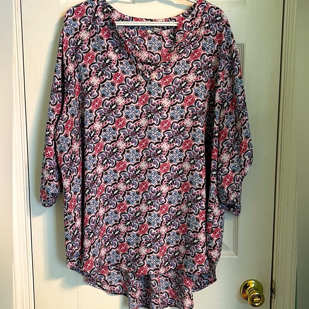 Cato Plus Multicolor Hi Low Blouse. Size 22/24 or 3X.
